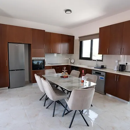 Апартаменты Arma Cielo Iii, 2-bed Cosy Flat Пафос