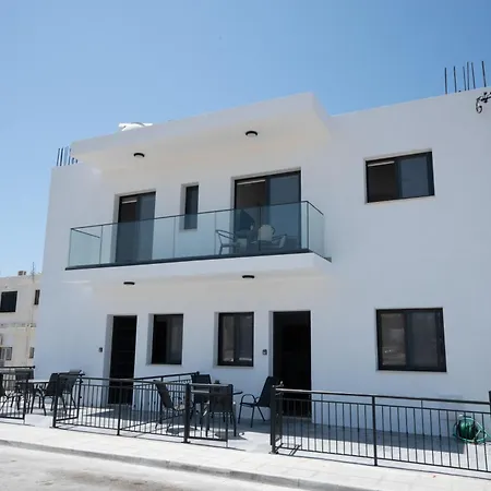 Arma Cielo Iii, 2-bed Cosy Flat