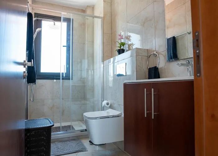 Arma Cielo Iii, 2-bed Cosy Flat