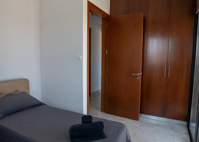 Arma Cielo Iii, 2-bed Cosy Flat *