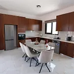 Apartment Arma Cielo Iii, 2-bed Cosy Flat Paphos