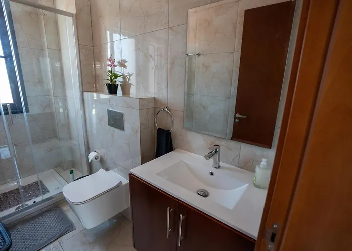 アパート Arma Cielo Iii, 2-bed Cosy Flat