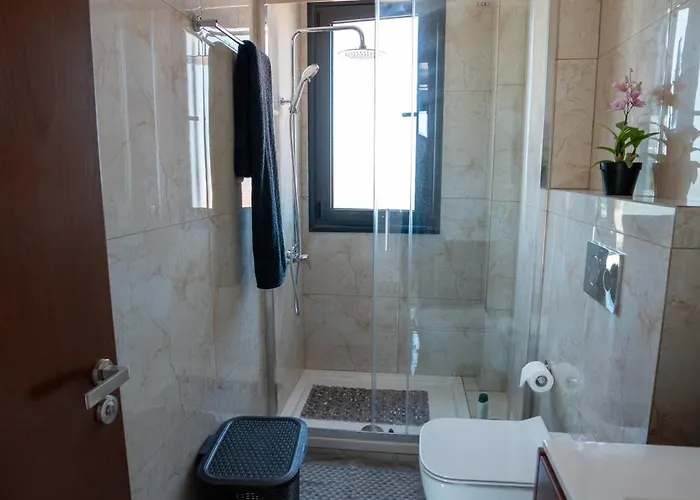 Arma Cielo Iii, 2-bed Cosy Flat * パ フォス