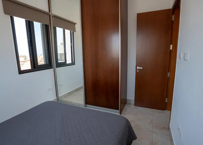 Arma Cielo Iii, 2-bed Cosy Flat *